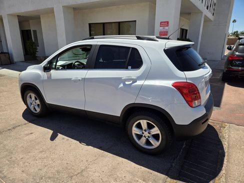 Used 2016 Chevrolet Trax LT w/ LT Convenience Package FWD image 3