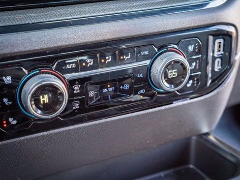 Used 2024 Chevrolet Silverado 1500 ZR2 w/ Technology Package image 29