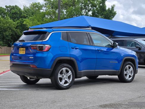 Used 2024 Jeep Compass Latitude AWD/4WD image 3