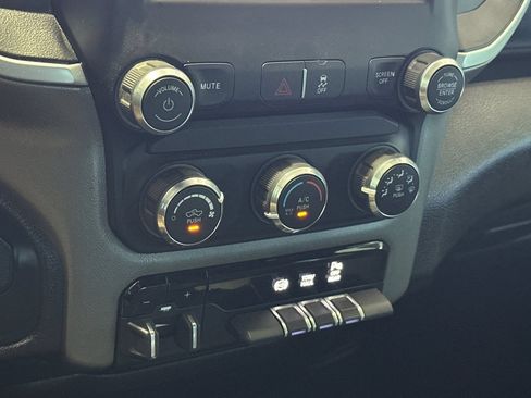 Used 2022 RAM 2500 Big Horn AWD/4WD image 19