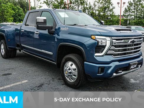 Used 2024 Chevrolet Silverado 3500 High Country w/ High Country Premium Package AWD/4WD image 4