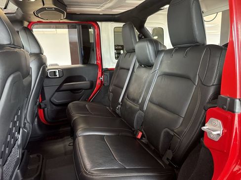 Used 2022 Jeep Wrangler Unlimited Rubicon w/ Trailer Tow Package AWD/4WD image 10
