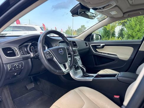 Used 2018 Volvo S60 T5 Inscription FWD image 9