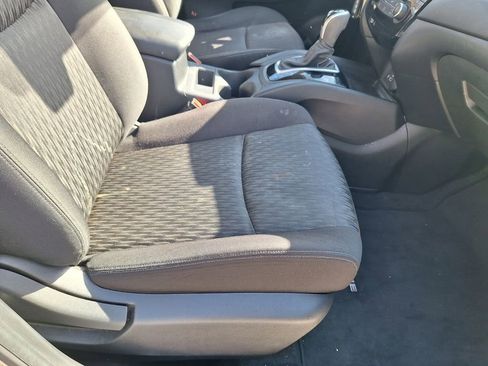 Used 2020 Nissan Rogue S image 26