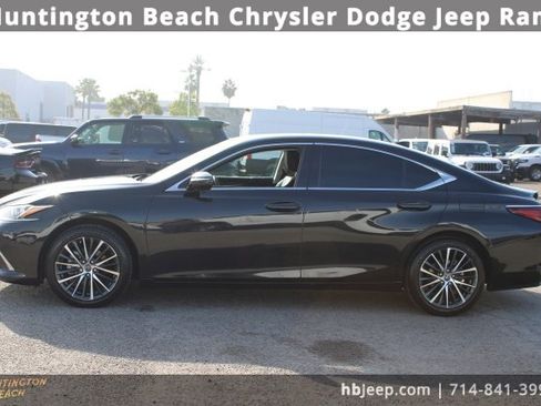Used 2023 Lexus ES 350 w/ Premium Package image 9