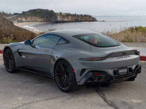 Used 2025 Aston Martin V8 Vantage Coupe image 4