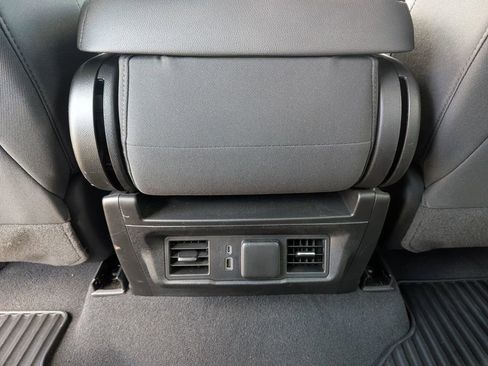 Used 2023 Chevrolet Silverado 1500 LT RWD image 32