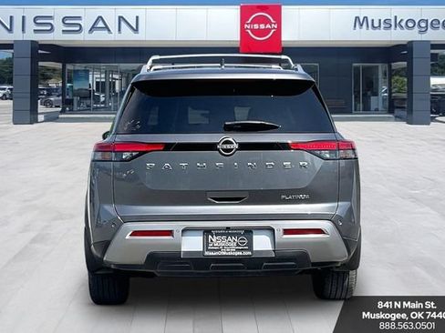 Used 2023 Nissan Pathfinder Platinum FWD image 6