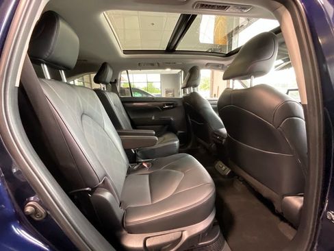 Used 2023 Toyota Highlander Platinum AWD/4WD image 20