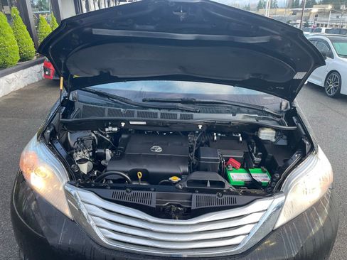 Used 2013 Toyota Sienna Limited w/ Premium Pkg image 41