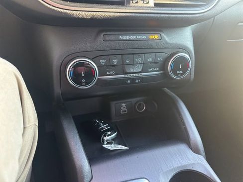 Used 2025 Ford Escape Active image 32