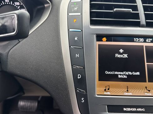 Used 2019 Lincoln MKZ Premiere image 31