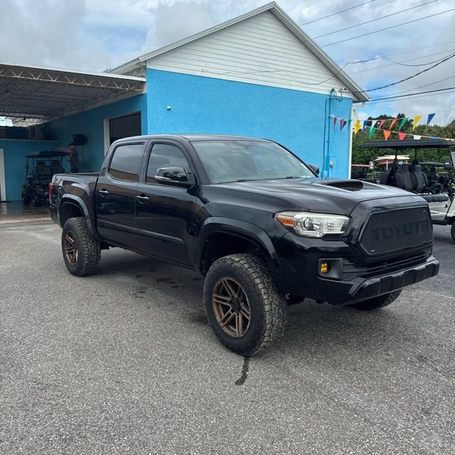 Used 2016 Toyota Tacoma TRD Sport w/ Towing Package AWD/4WD image 2