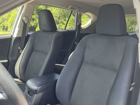 Used 2017 Toyota RAV4 LE AWD/4WD image 29