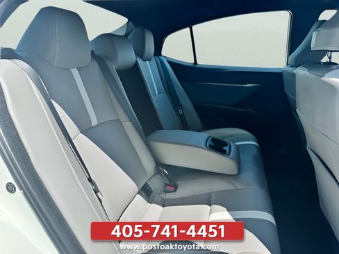 Used 2025 Toyota Camry SE FWD image 19