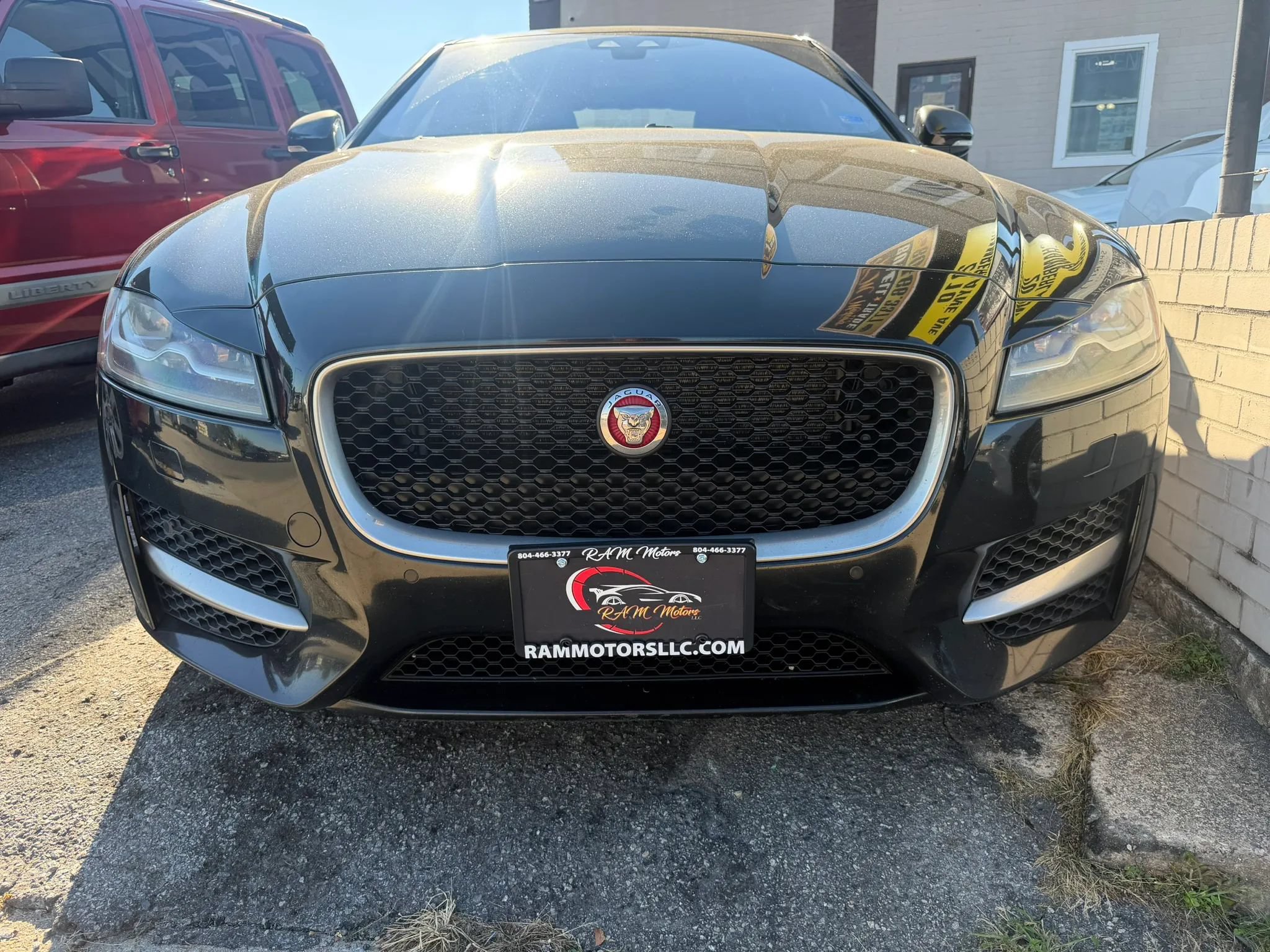 Used 2016 Jaguar XF R-Sport RWD image 5