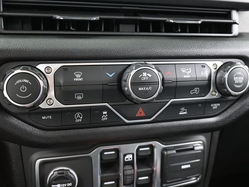 New 2026 Jeep Gladiator Sport image 19