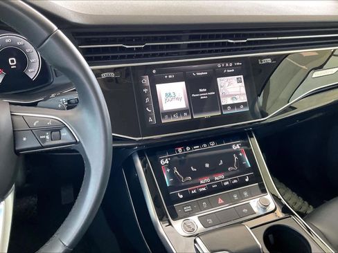 Used 2022 Audi Q7 2.0T Premium w/ Convenience Package image 6