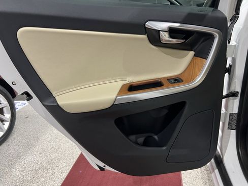 Used 2017 Volvo XC60 T5 Inscription w/ Preferred Option Package image 23