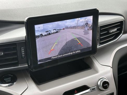 Used 2023 Ford Explorer XLT w/ Equipment Group 202A image 24