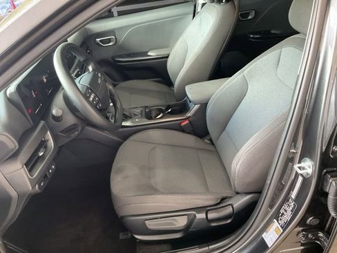 Used 2025 Kia K4 LXS image 3