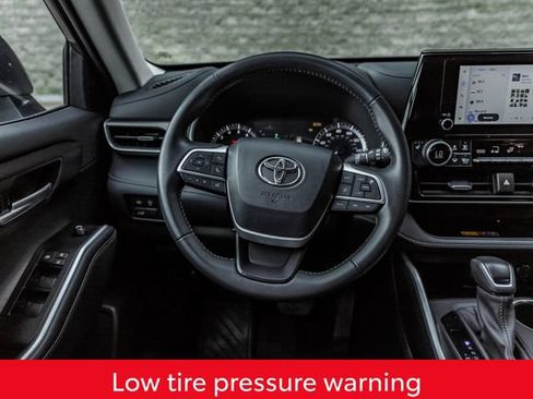 Certified 2025 Toyota Highlander XLE AWD/4WD image 31