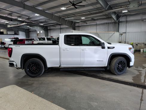 Used 2026 GMC Sierra 1500 Elevation AWD/4WD image 2