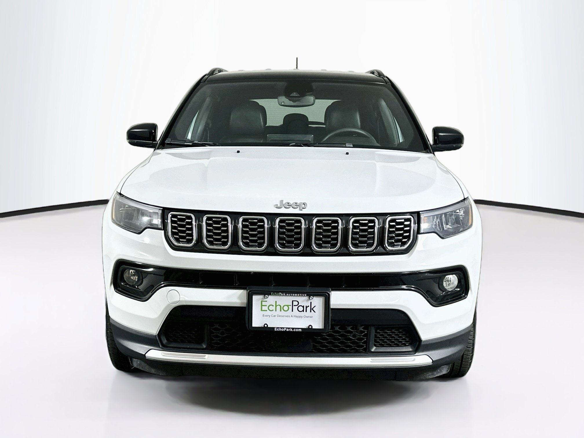 Used 2025 Jeep Compass Limited AWD/4WD image 2