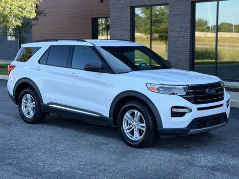 Used 2020 Ford Explorer XLT w/ Equipment Group 202A AWD/4WD image 1