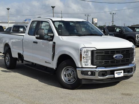 New 2025 Ford F250 XL image 3