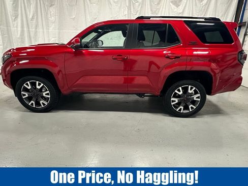 Used 2025 Toyota 4Runner TRD Sport AWD/4WD image 4