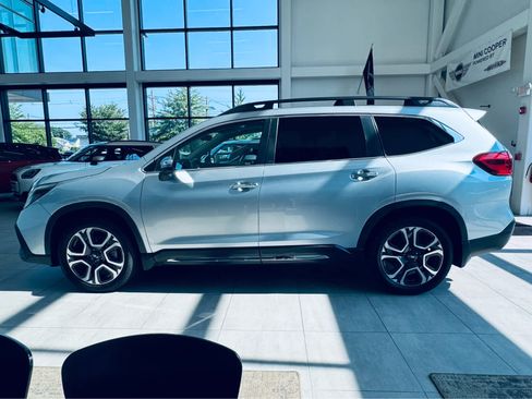 Used 2023 Subaru Ascent Touring AWD/4WD image 9