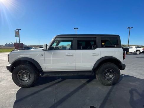 New 2025 Ford Bronco Outer Banks w/ Sasquatch Package image 12