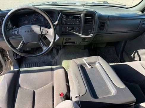 Used 2004 GMC Sierra 1500 SLE w/ Light Duty Power Package AWD/4WD image 3