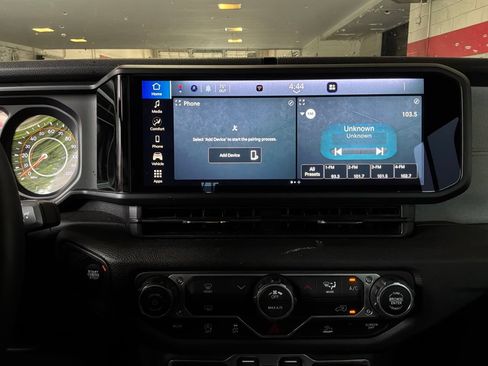 Used 2025 Jeep Wrangler Unlimited Sport AWD/4WD image 23