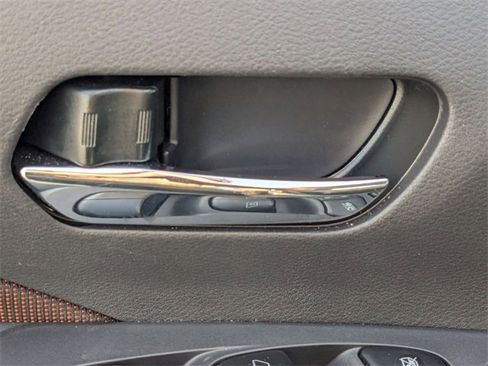 Used 2024 Nissan Kicks SR image 13