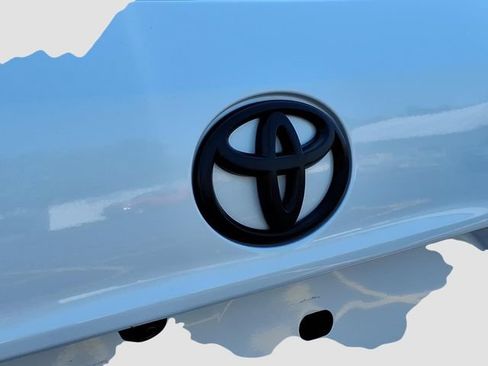 Certified 2024 Toyota Highlander Limited AWD/4WD image 33