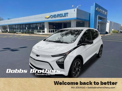 Used 2023 Chevrolet Bolt LT w/ Infotainment Package FWD image 3