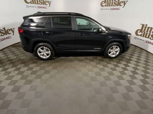 Used 2023 GMC Terrain SLE w/ Driver Convenience Package image 9