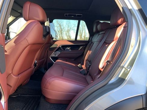 Certified 2023 Land Rover Range Rover SE image 13