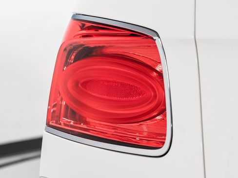 Used 2018 Bentley Flying Spur S V8 image 50