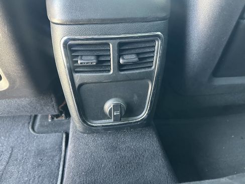 Used 2014 Dodge Charger SXT image 11