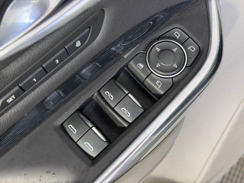 Used 2019 Cadillac XT4 Premium Luxury w/ Cold Weather Package FWD image 20