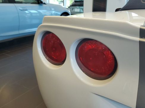 Used 2013 Chevrolet Corvette Convertible w/ 4LT Preferred Equipment Group RWD image 21