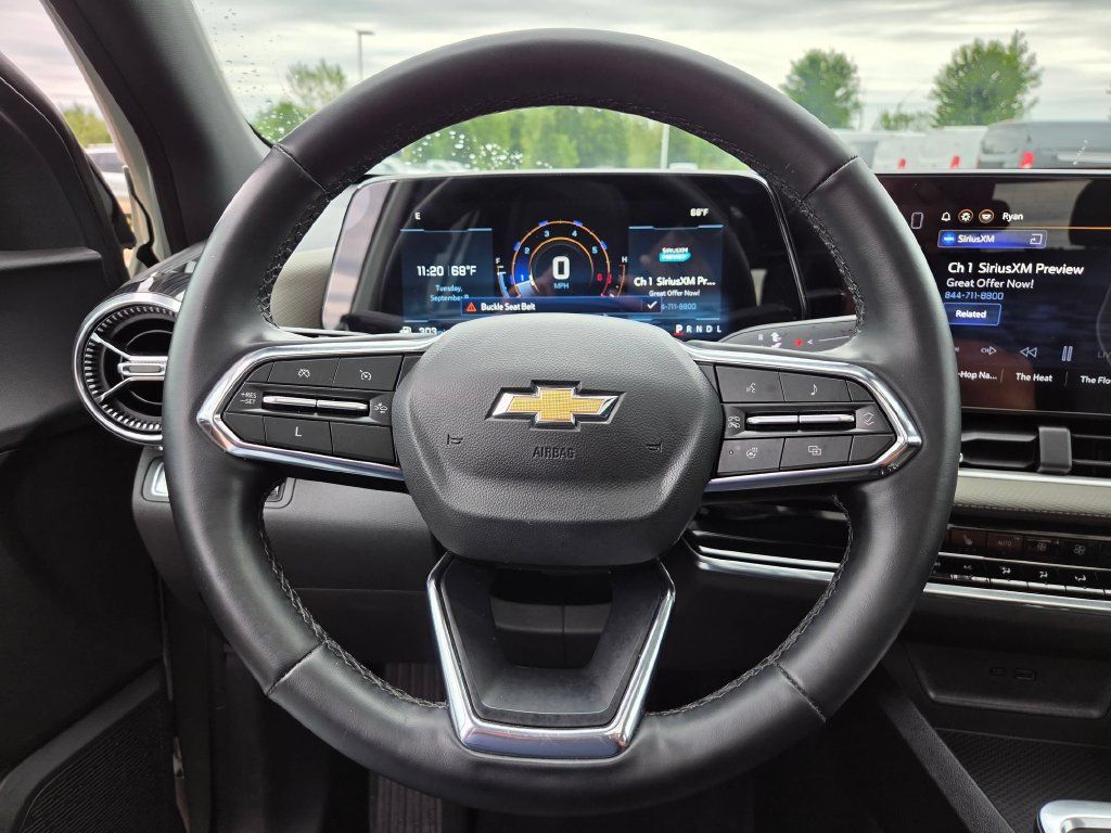 Used 2025 Chevrolet Equinox LT w/ Convenience Package II AWD/4WD image 18