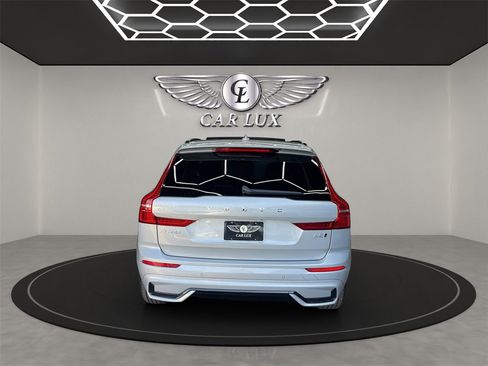 Used 2024 Volvo XC60 B5 Core image 5
