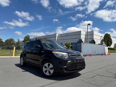 Used 2016 Kia Soul w/ Convenience Package FWD image 2