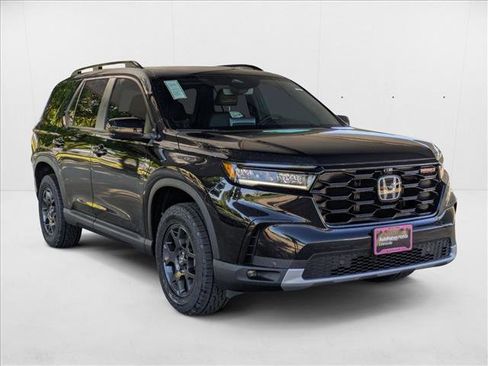 New 2025 Honda Pilot TrailSport image 7