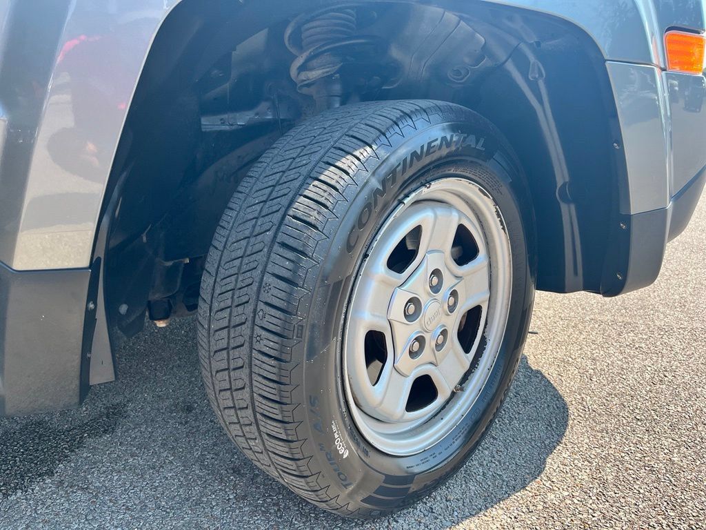 Used 2012 Jeep Patriot Sport w/ PWR Value Group FWD image 6