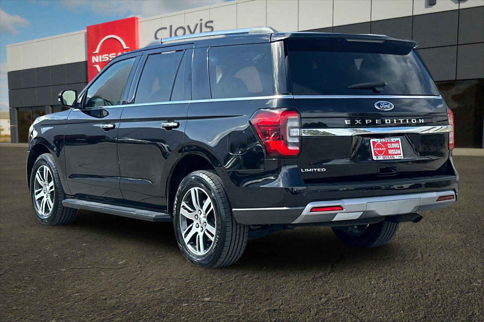 Used 2024 Ford Expedition Limited RWD image 12